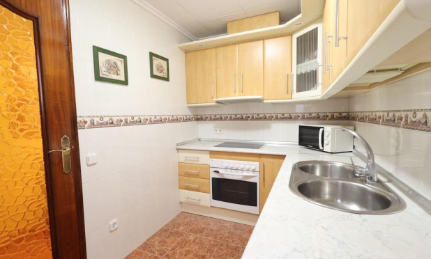 Resale - Apartment / flat - Torrevieja - Acequion