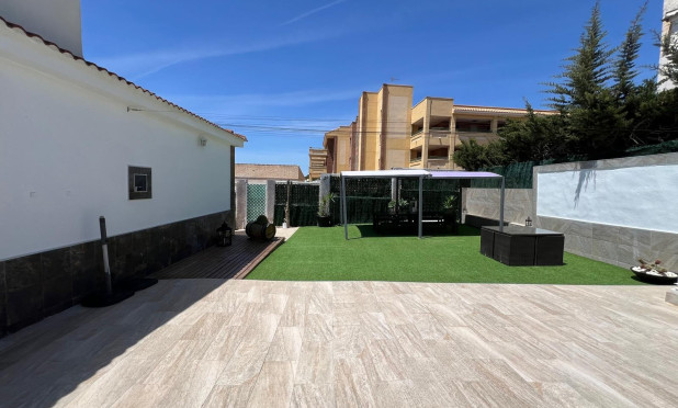 Wiederverkauf - Villa - Torrevieja - Los Balcones