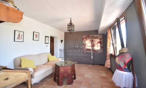 Herverkoop - Finca / Country Property - Orihuela