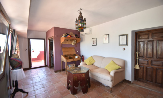 Herverkoop - Finca / Country Property - Orihuela