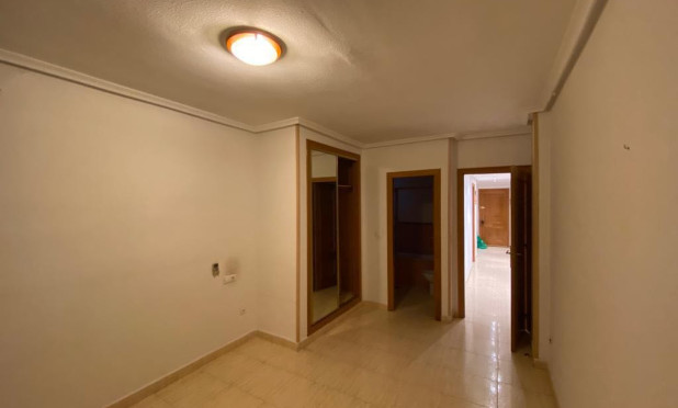 Reventa - Apartamento / piso - Torrevieja