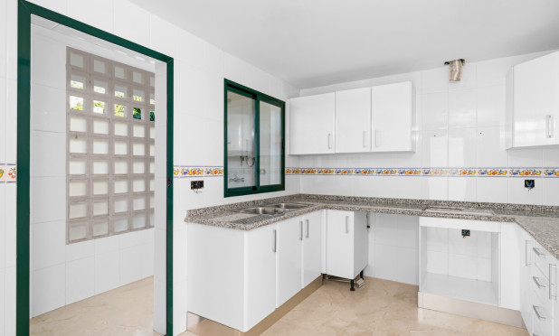 Resale - Apartment / flat - Altea