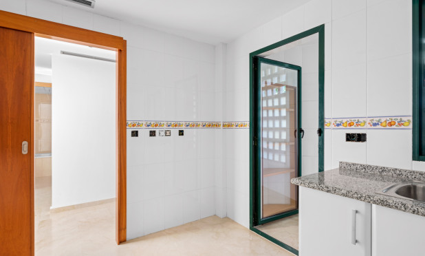 Resale - Apartment / flat - Altea