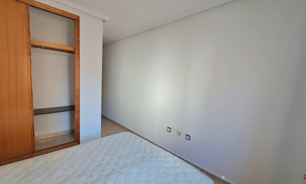 Resale - Apartment / flat - Torrevieja - Center