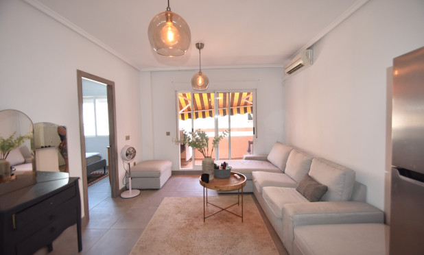 Resale - Apartment / flat - Torrevieja - Center