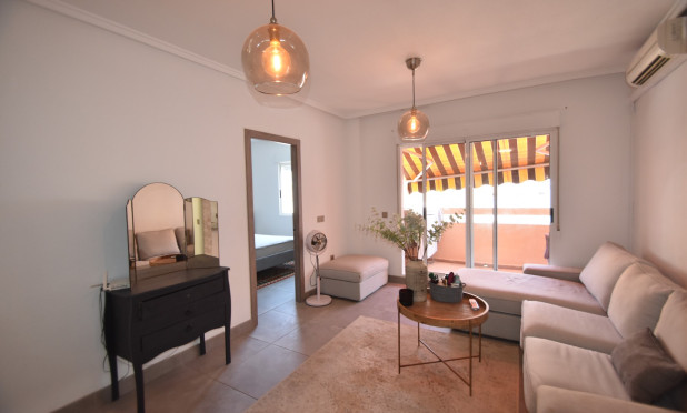 Resale - Apartment / flat - Torrevieja - Center