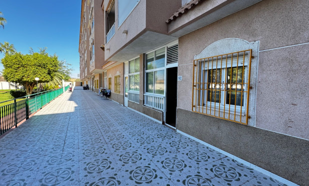 Resale - Apartment / flat - Torrevieja - El Acequión - Los Náufragos