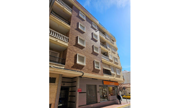 Reventa - Apartamento / piso - Torrevieja - Center