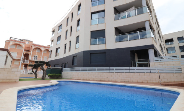 Resale - Apartment / flat - La Mata