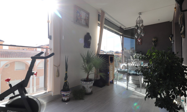 Resale - Apartment / flat - La Mata