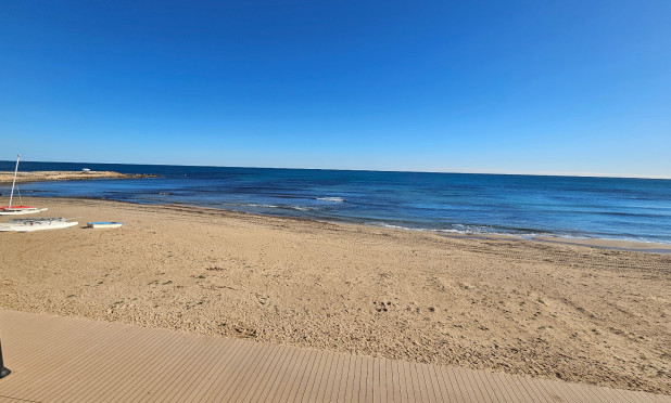 Resale - Apartment / flat - La Mata - 1st Line to the Sea