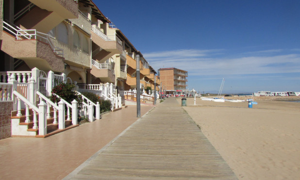 Resale - Apartment / flat - La Mata - 1st Line to the Sea