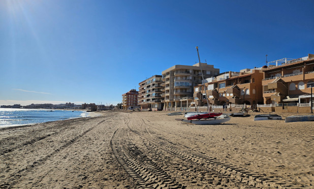 Resale - Apartment / flat - La Mata - 1st Line to the Sea