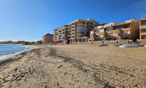 Resale - Apartment / flat - La Mata - 1st Line to the Sea