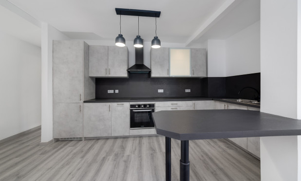 Resale - Apartment / flat - Torrevieja - Center