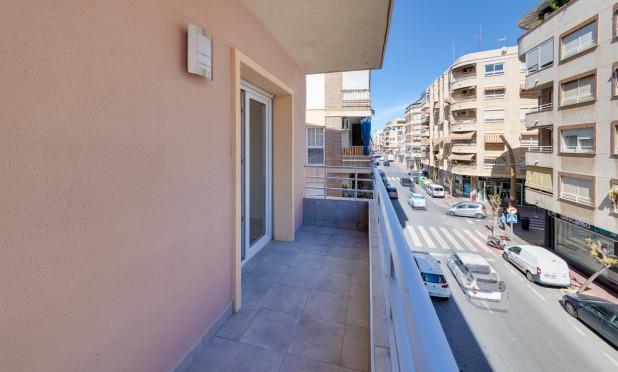 Resale - Apartment / flat - Torrevieja - Center