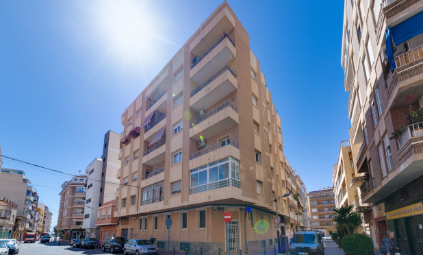 Resale - Apartment / flat - Torrevieja - Center