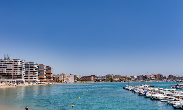 Resale - Apartment / flat - Torrevieja - Center