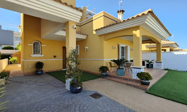 Resale - Villa - Orihuela Costa - La Zenia