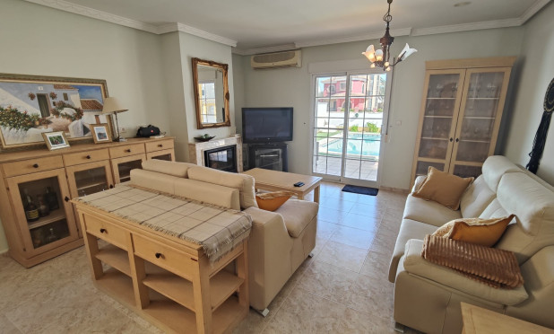 Resale - Villa - Orihuela Costa - La Zenia