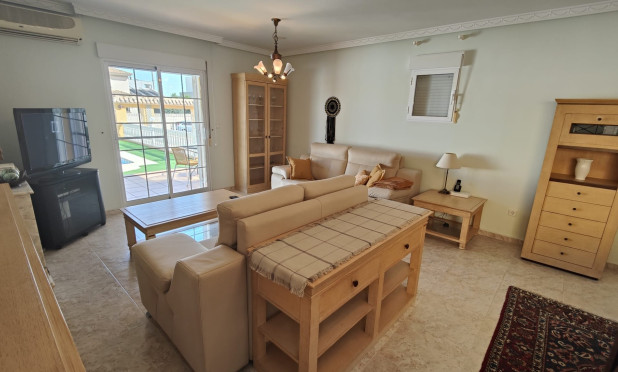 Resale - Villa - Orihuela Costa - La Zenia