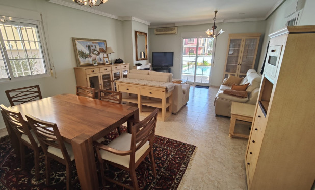 Resale - Villa - Orihuela Costa - La Zenia