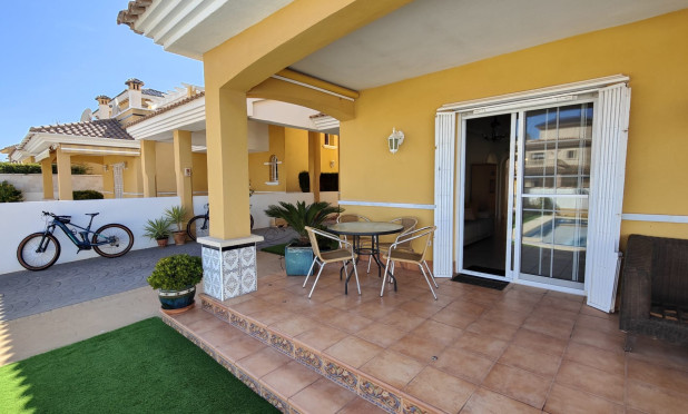 Resale - Villa - Orihuela Costa - La Zenia