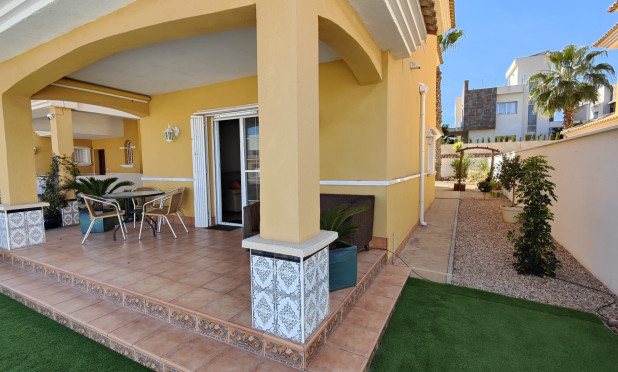 Resale - Villa - Orihuela Costa - La Zenia