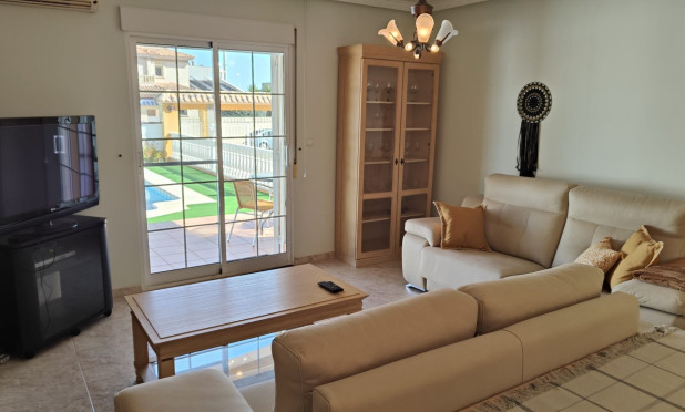 Resale - Villa - Orihuela Costa - La Zenia