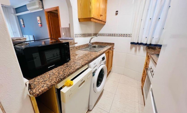 Herverkoop - Appartement / flat - Torrevieja - Centro