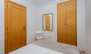 Resale - Apartment / flat - Torrevieja - Centro