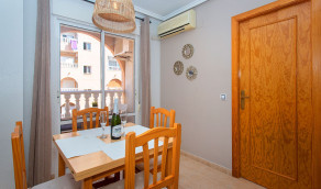 Resale - Apartment / flat - Torrevieja - Centro