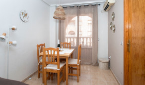 Resale - Apartment / flat - Torrevieja - Centro