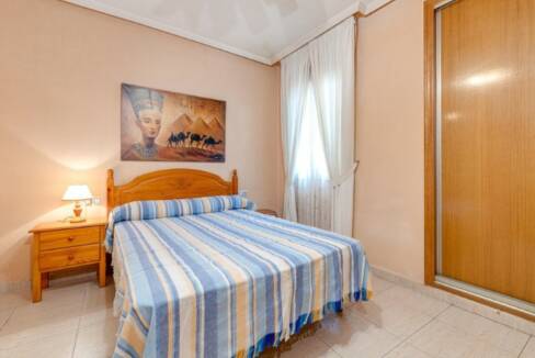 2 bedroom apartment in central Torrevieja (14) (Klein)