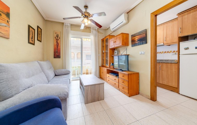 2 bedroom apartment in central Torrevieja (2) (Klein)